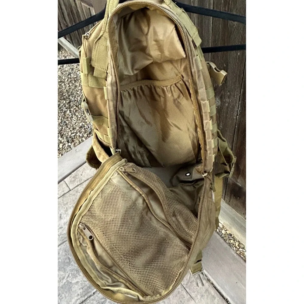 SOG Ninja Tactical Daypack Backpack 24.2L Desert Clay MOLLE YPB001SOG-DCLY